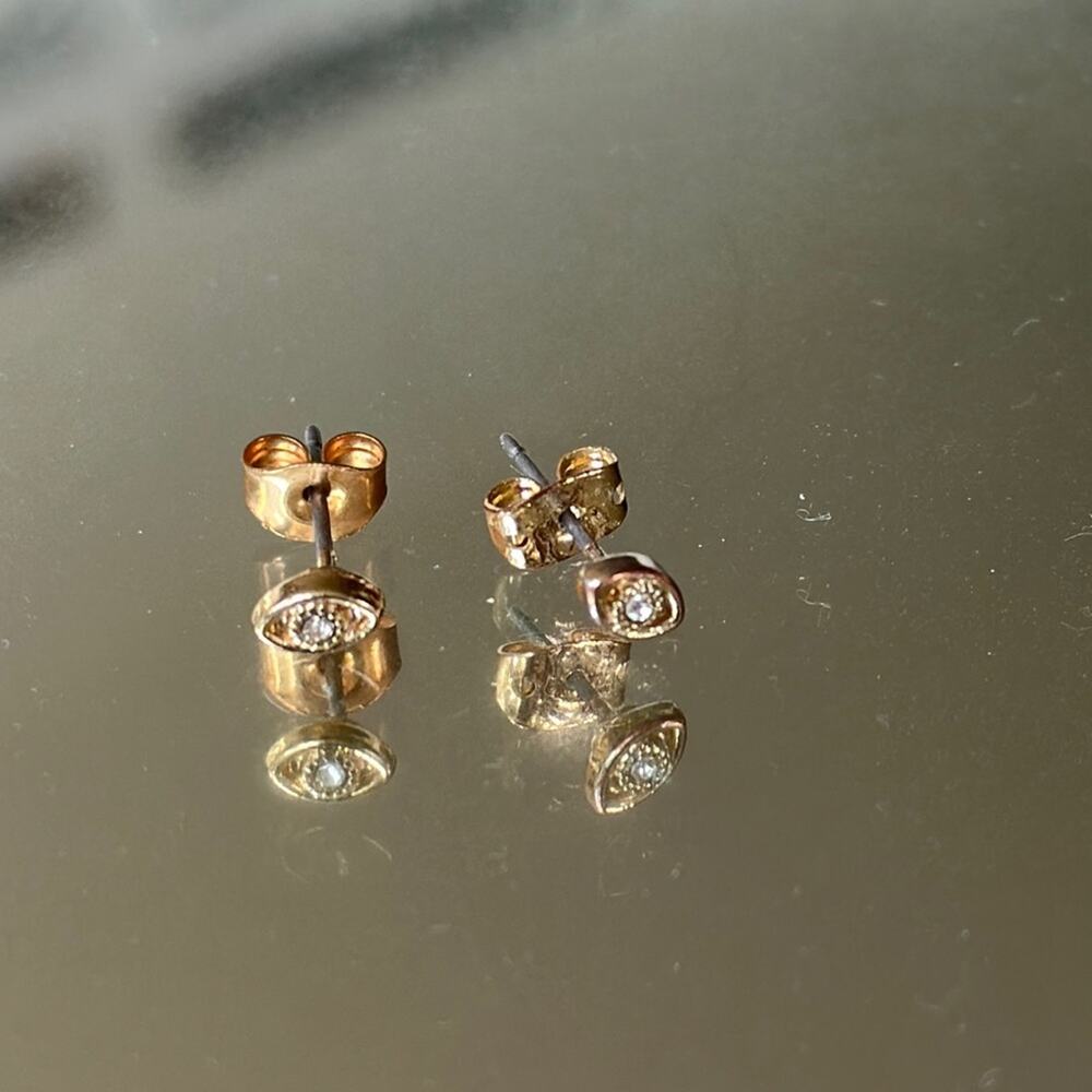 Simple Eye Stud Earrings